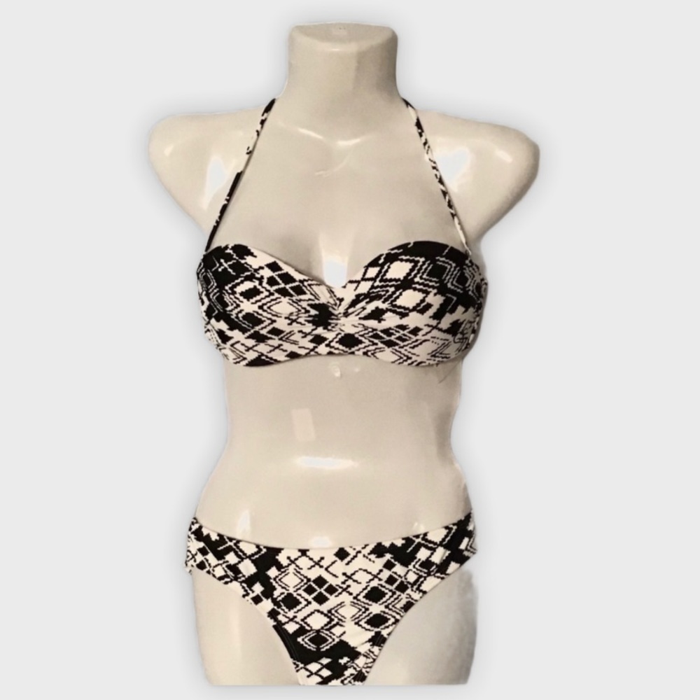 NWT OP 2 Piece Black & White Design Bikini Swim Suit Ready for Pool or Beach